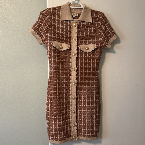 entro Dresses & Skirts - Entro Button Up Short Sleeve Dress. BNWT